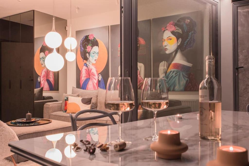 Luxury Acropolis View Apartment-Living Stone Black Pearl أثينا المظهر الخارجي الصورة