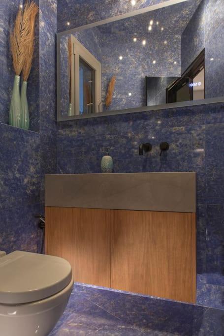 Luxury Acropolis View Apartment-Living Stone Black Pearl أثينا المظهر الخارجي الصورة