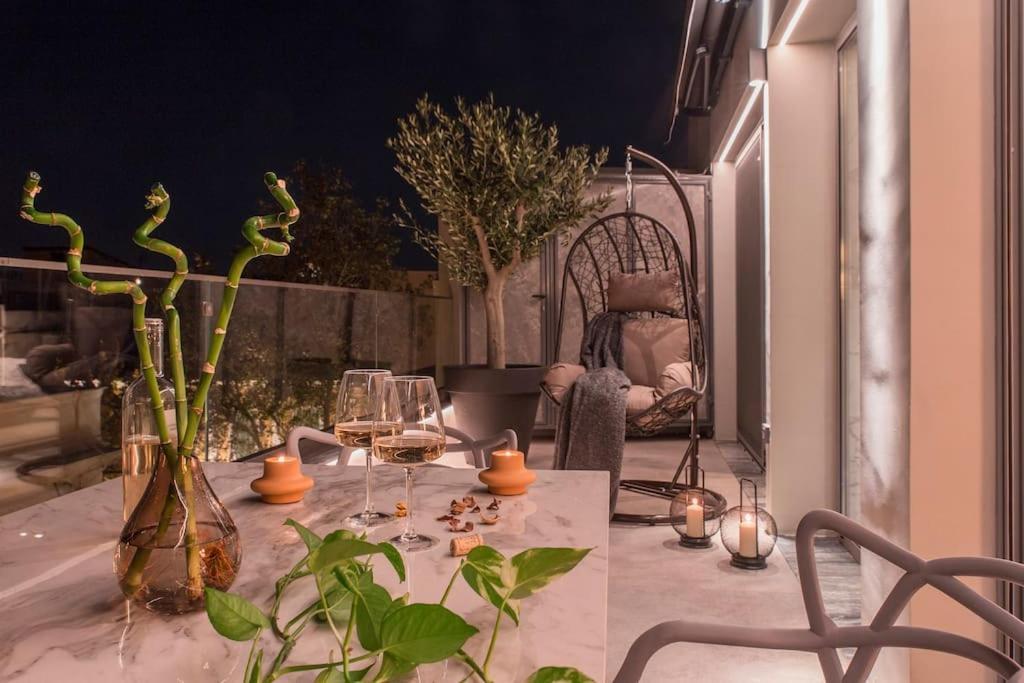 Luxury Acropolis View Apartment-Living Stone Black Pearl أثينا المظهر الخارجي الصورة