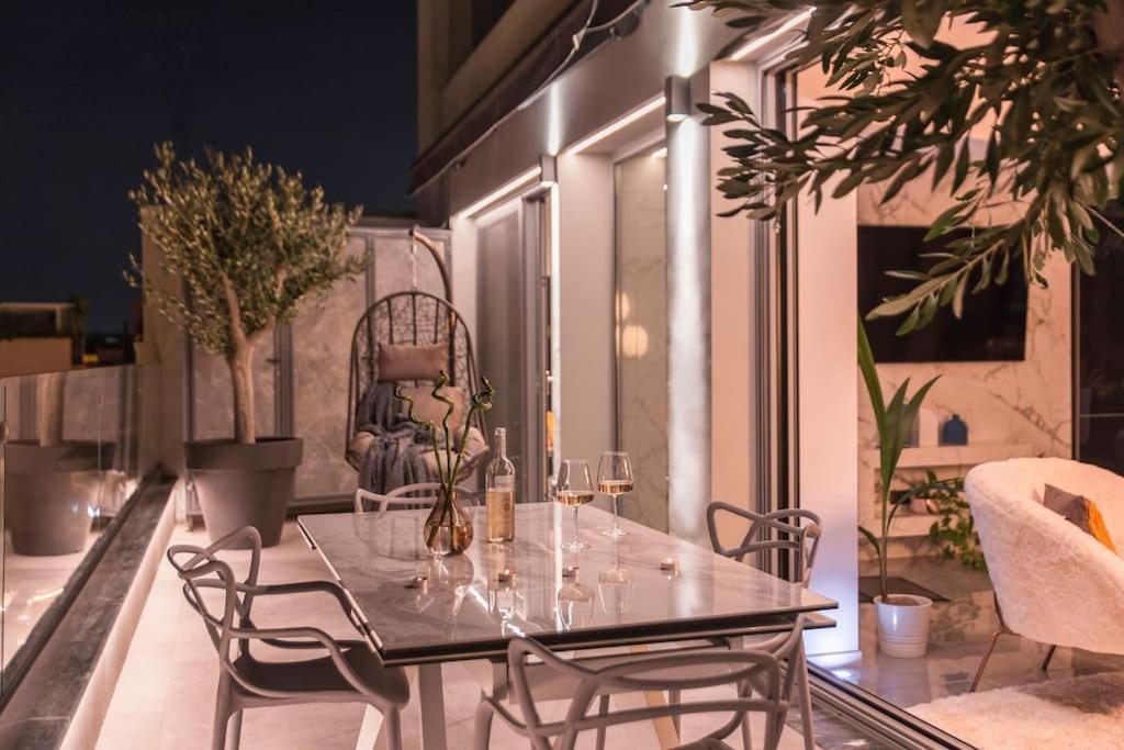 Luxury Acropolis View Apartment-Living Stone Black Pearl أثينا المظهر الخارجي الصورة