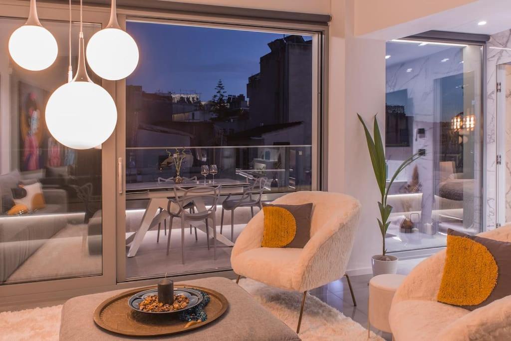 Luxury Acropolis View Apartment-Living Stone Black Pearl أثينا المظهر الخارجي الصورة